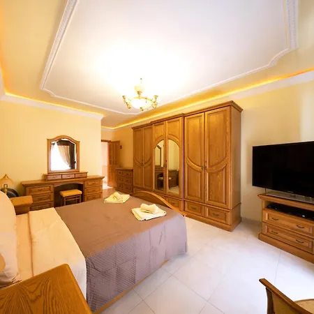 Daire Seafront Living With Private Garage *