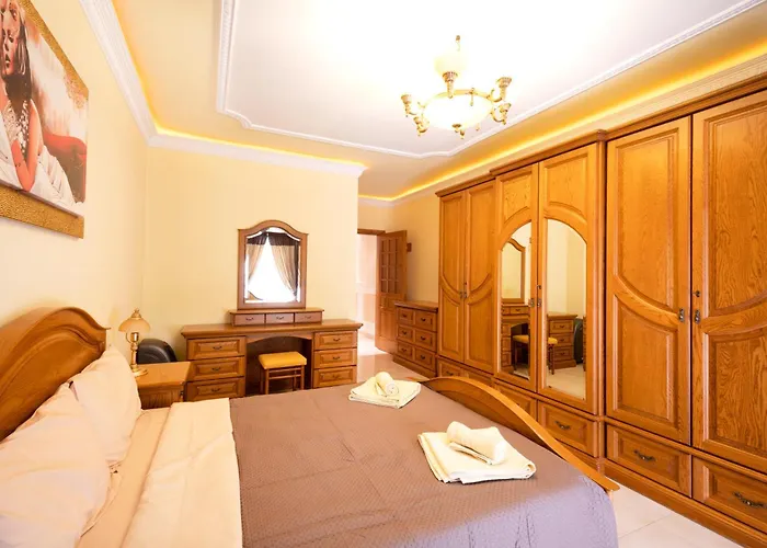 Seafront Living With Private Garage