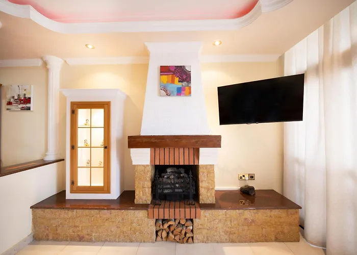 Seafront Living With Private Garage Apartamento St Paul's Bay