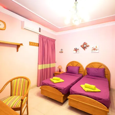 Seafront Living With Private Garage Apartament