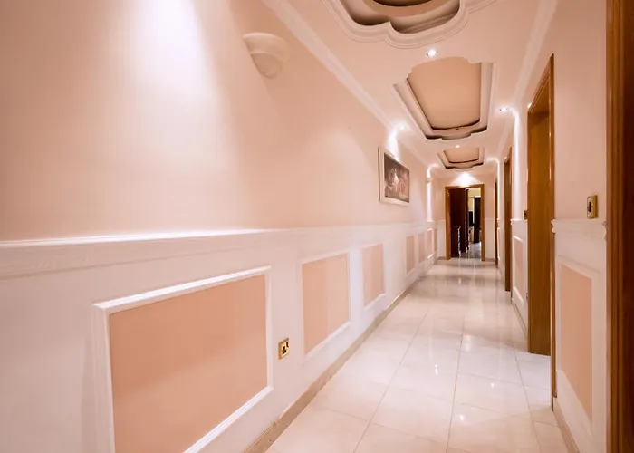 Апартаменты Seafront Living With Private Garage Сент-Полс-Бей