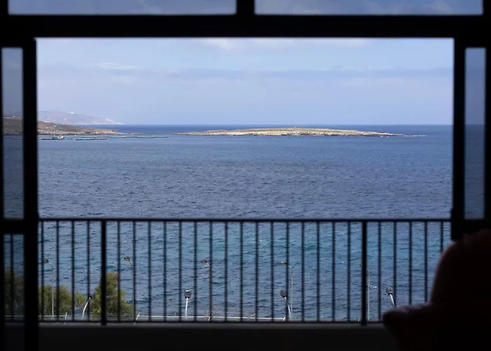 Апартаменты Seafront Living With Private Garage Сент-Полс-Бей