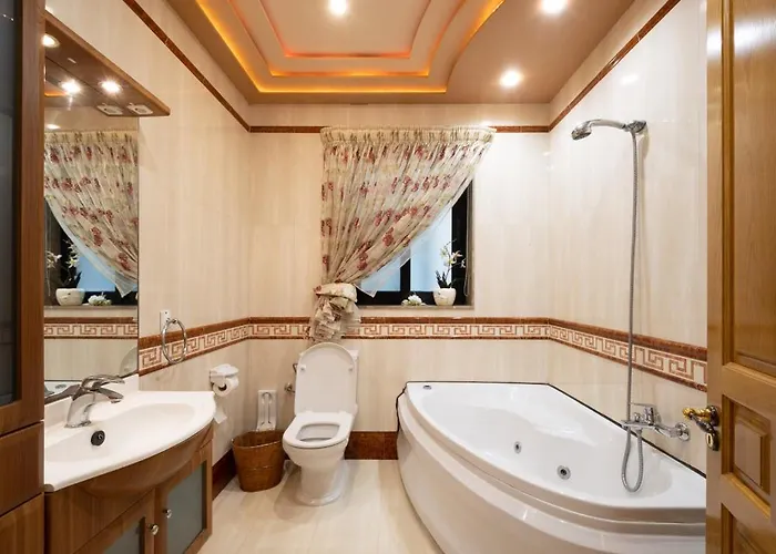 Seafront Living With Private Garage Apartment *