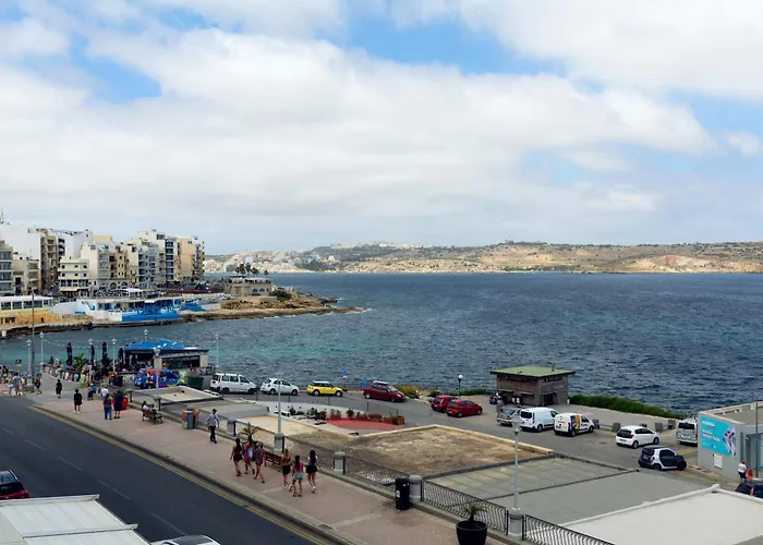 Seafront Living With Private Garage Apartment